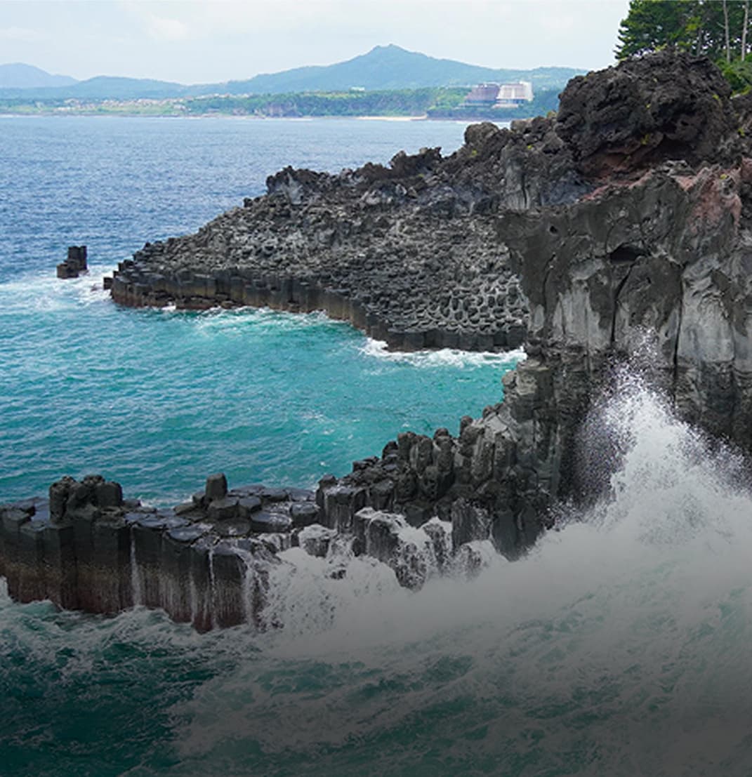 Daepo Jusangjeolli Cliff