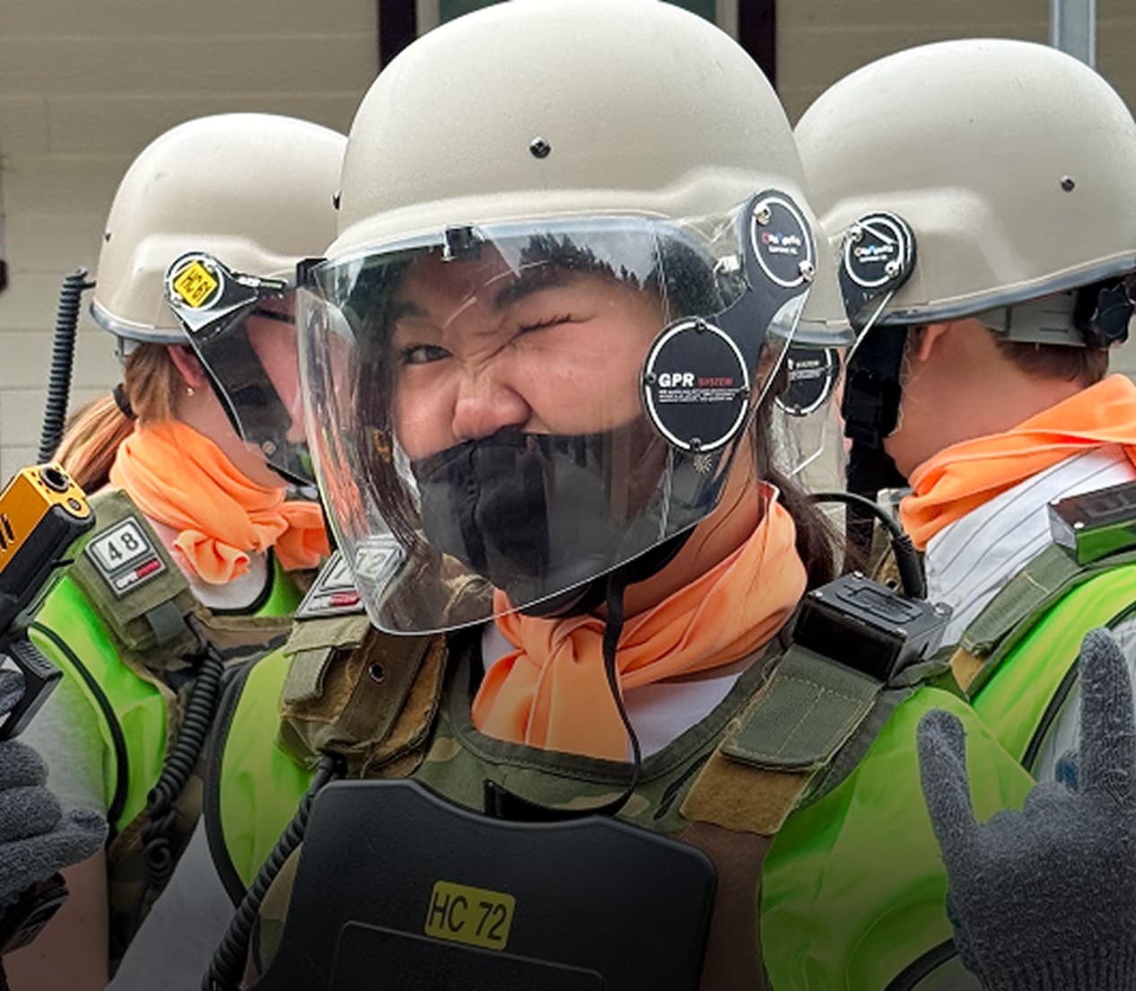 страйкбол или катание 
 на зиплайне