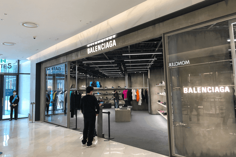 the-hyundai-seoul-balenciaga.png